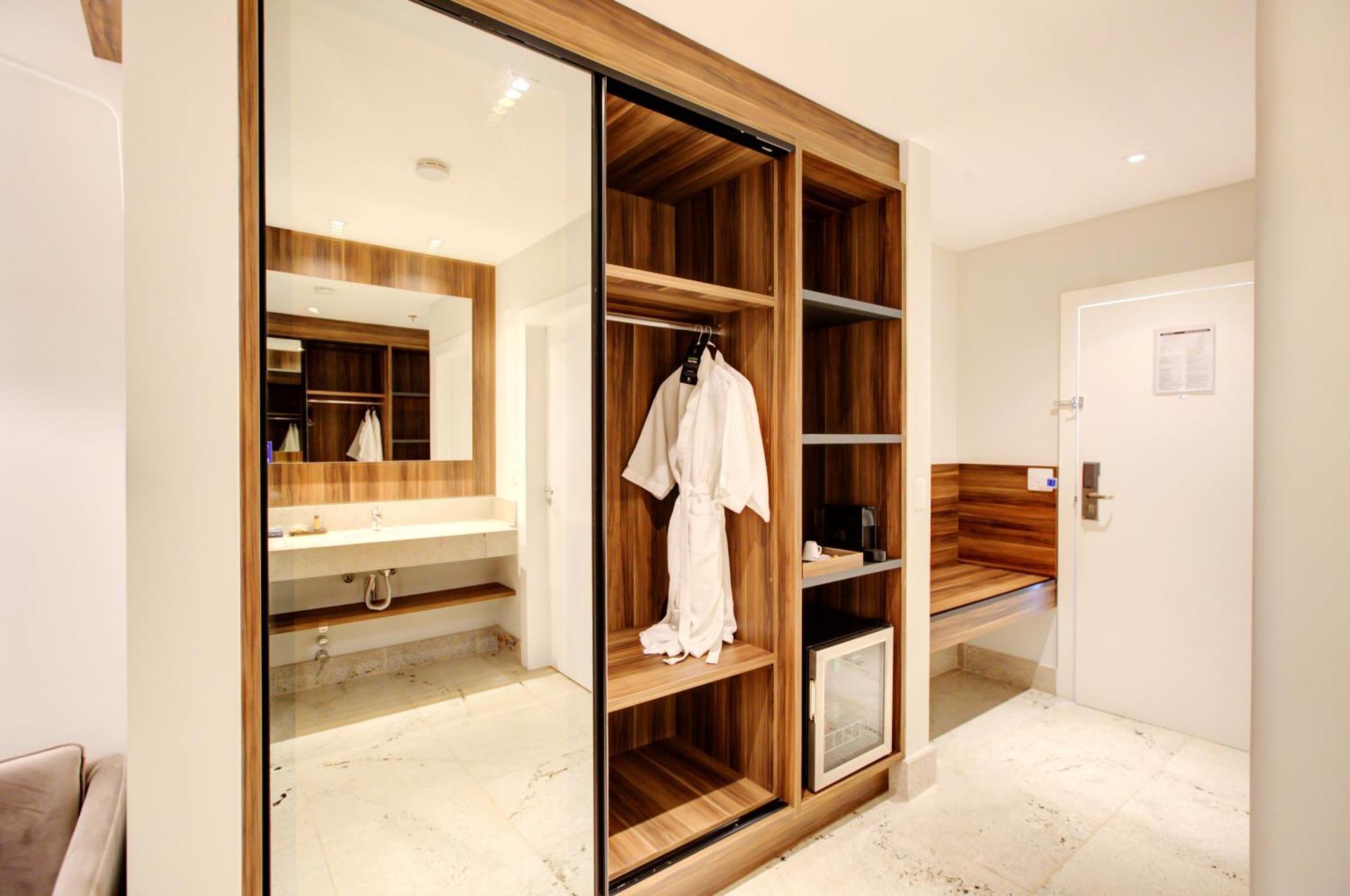 Doubletree By Hilton - Resort - Foz do Iguaçu Exterior foto Sliding mirrored wardrobe doors